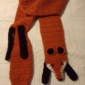 Novelty fox scarf